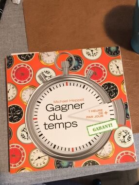 Michael Heppell "Gagner du temps" Book - Orange Clock Design